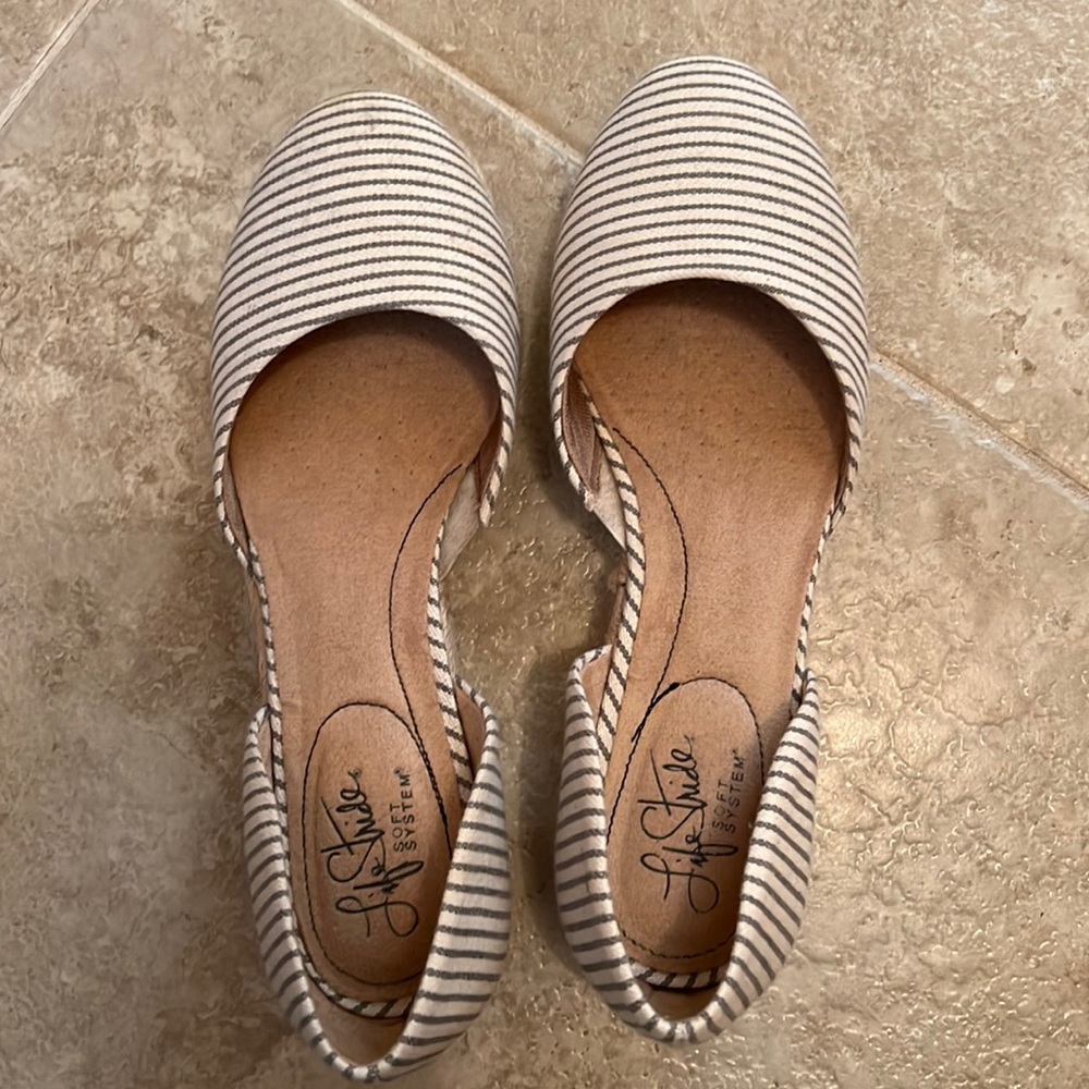 Life Stride size 7 1/2 espadrilles